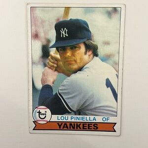 1977 Topps Lou Piniella OF New York Yankees # 648